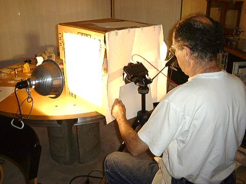 Taking a photo.jpg (26542 bytes)