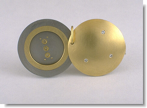 locket open