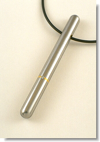 wallet pendant closed